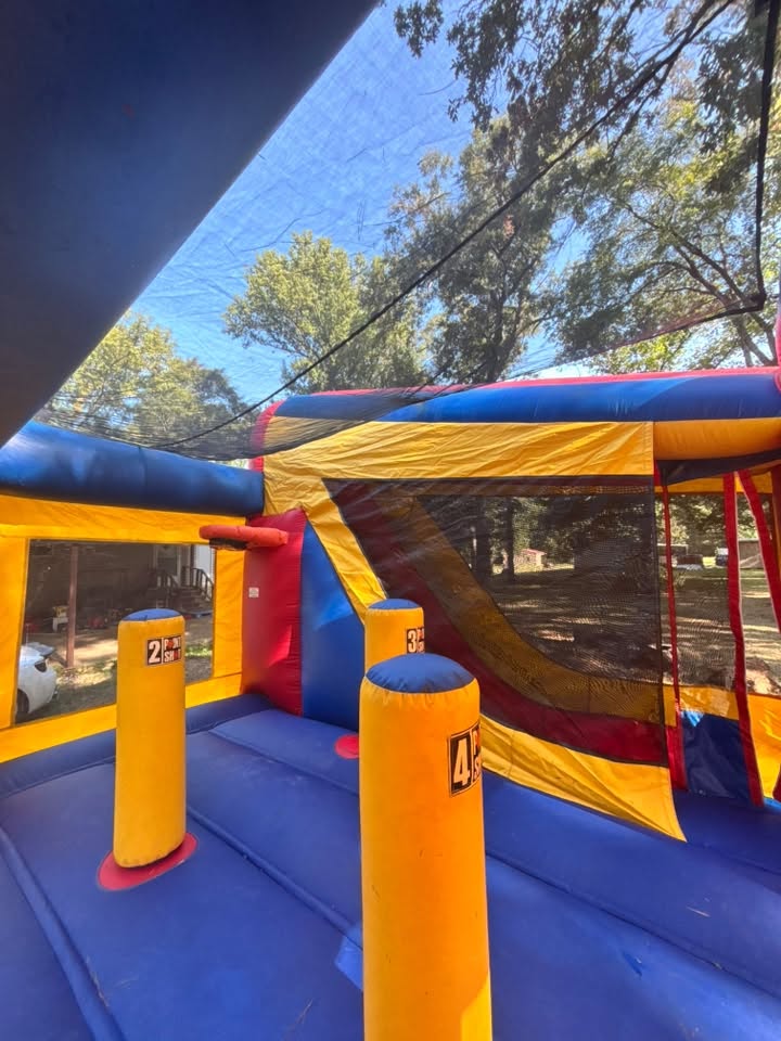 XL combo unit setup at a backyard event