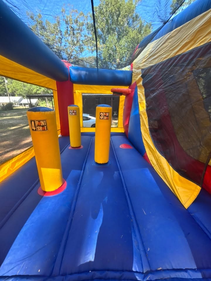XL combo bounce house mini obstacle course area