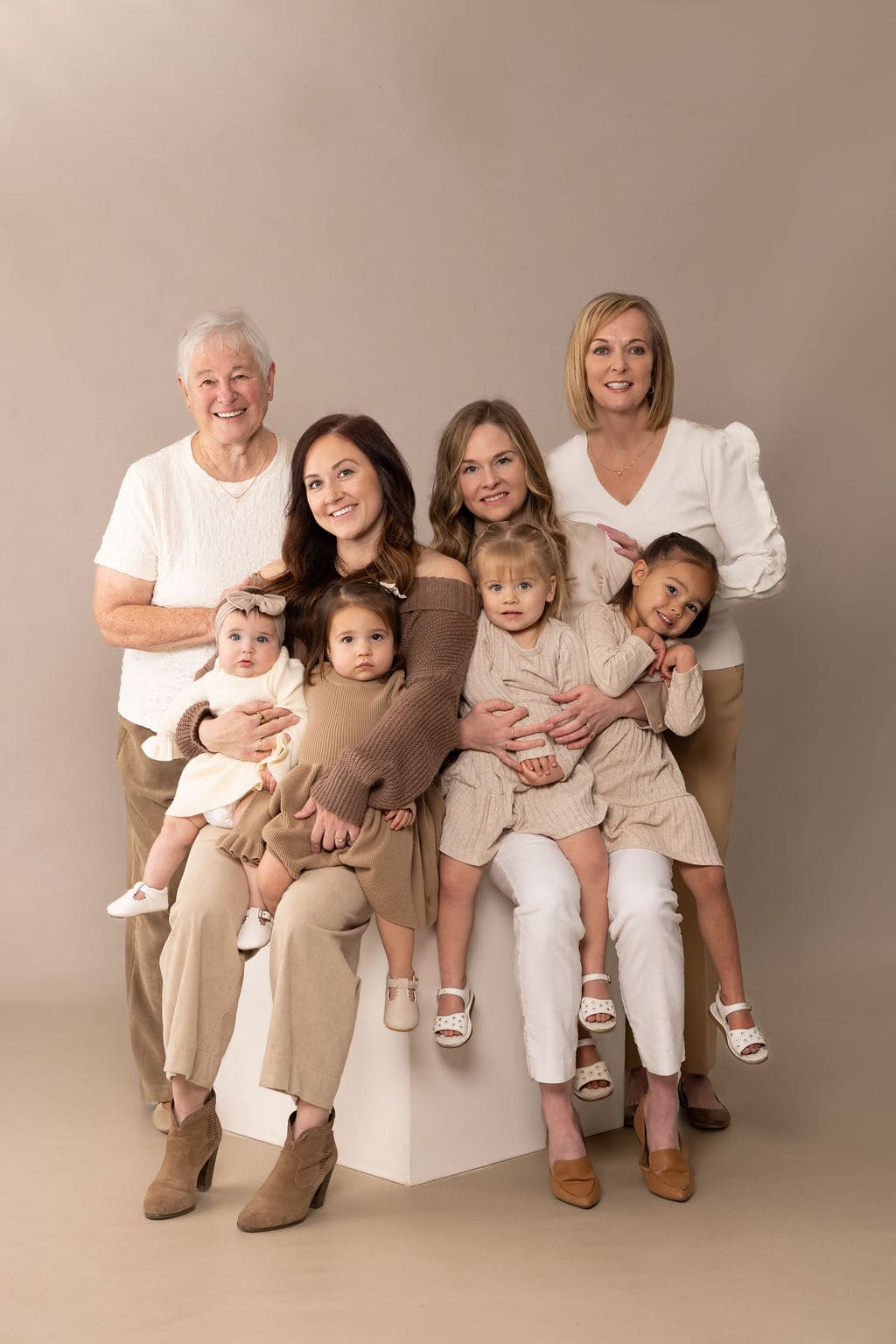 Extended family session by Brooke Lazzarini
