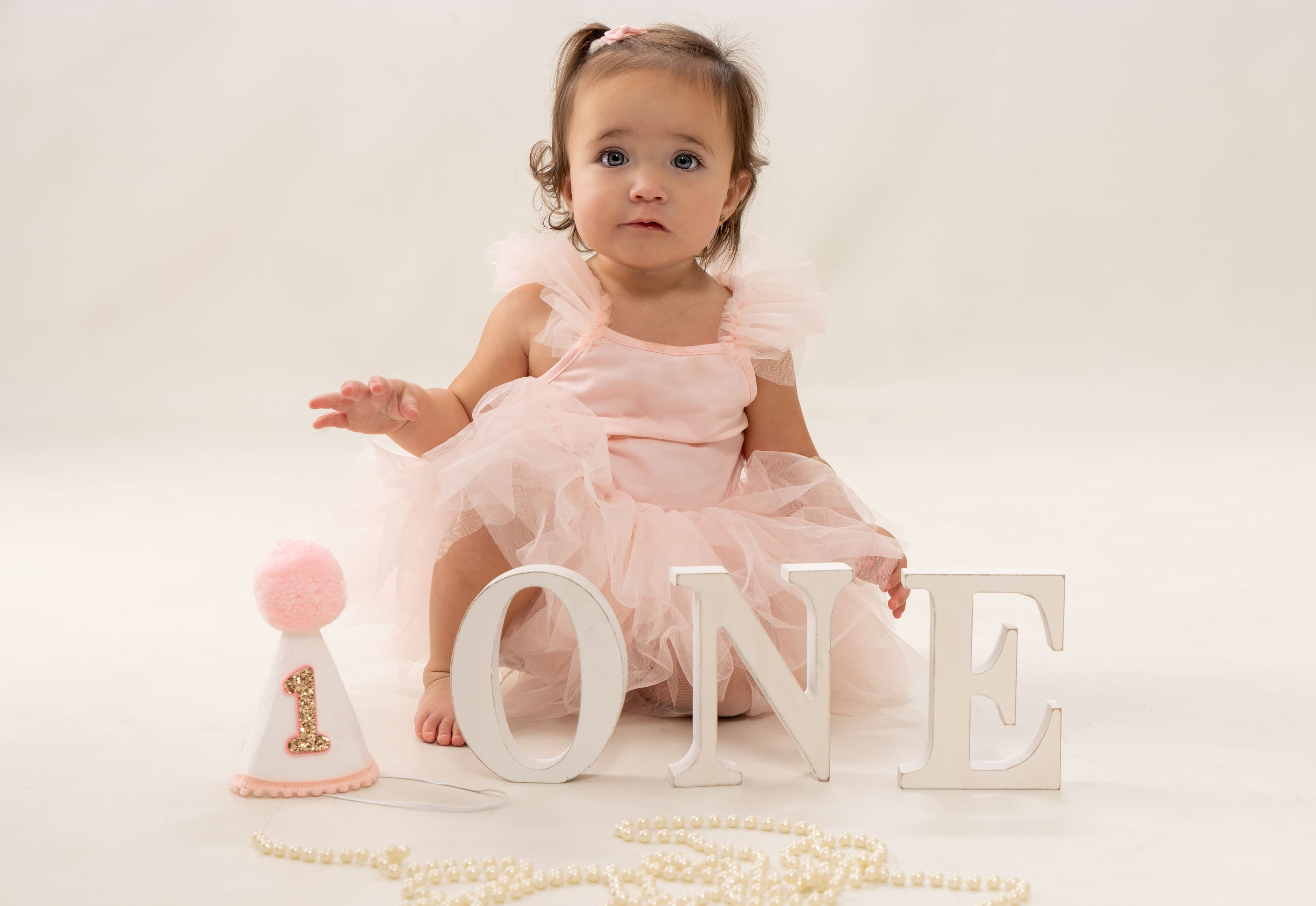 One year milestone session by Brooke Lazzarini