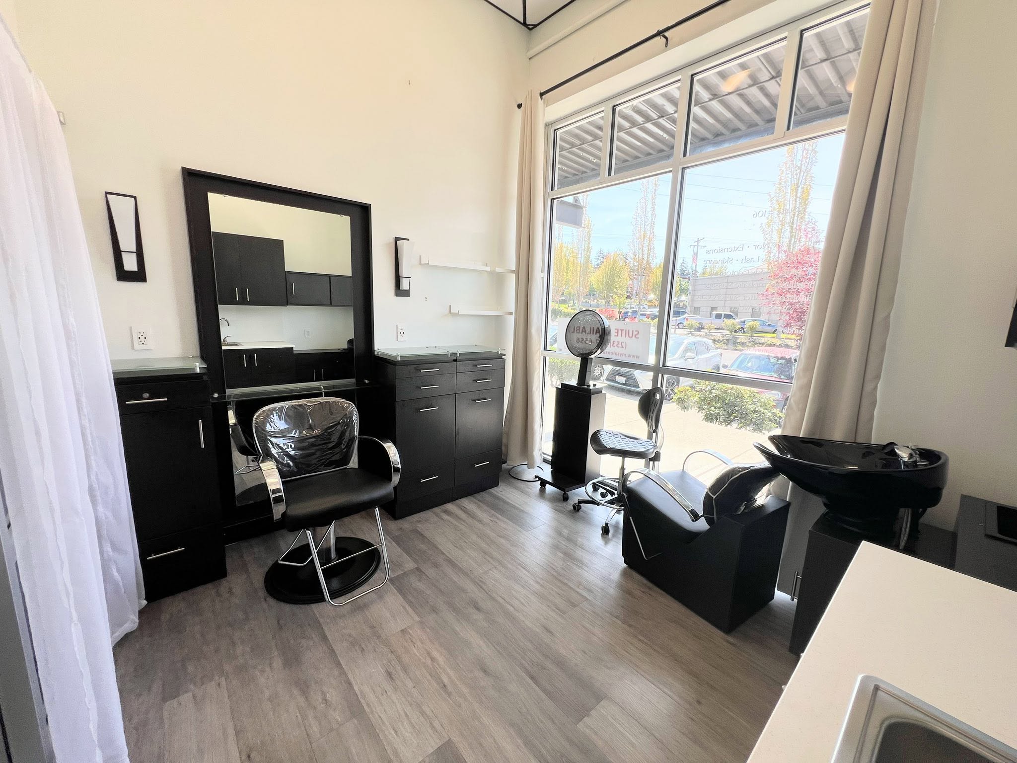 Natural Light Window Suite