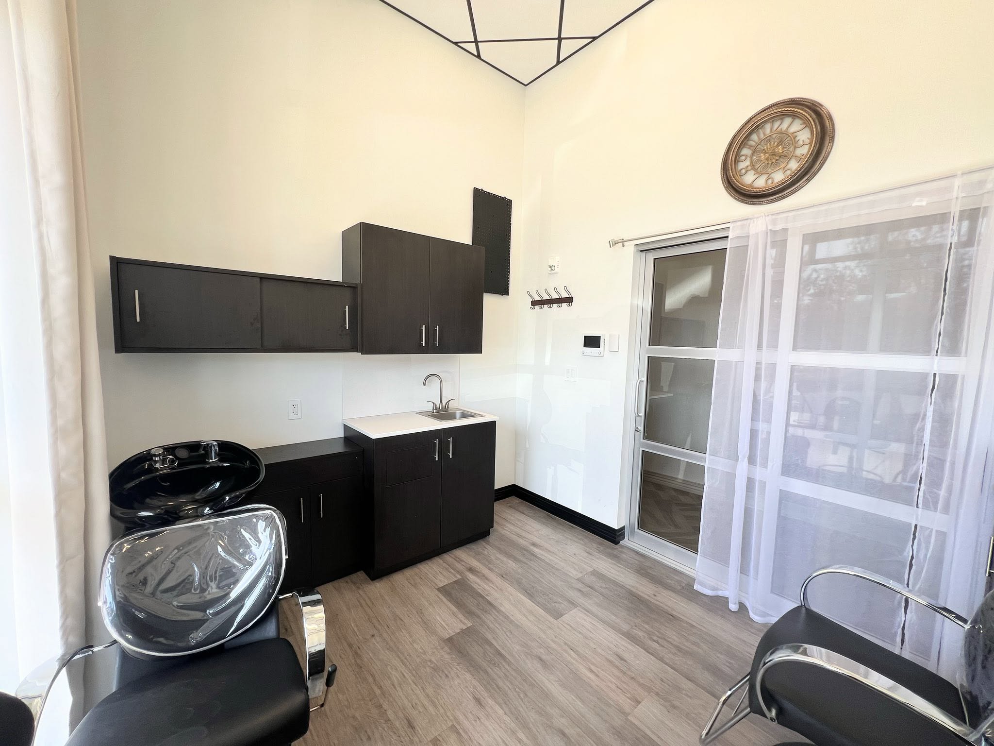 Private Suite & Wash Station
