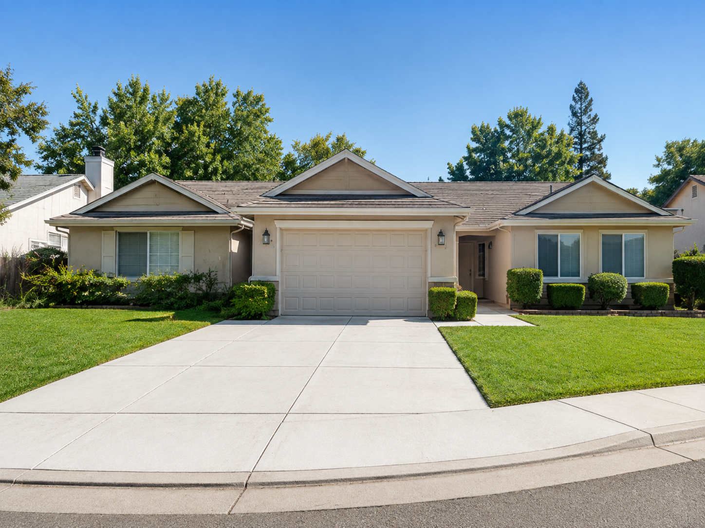 Rancho Cordova home pressure washing before and after — after
