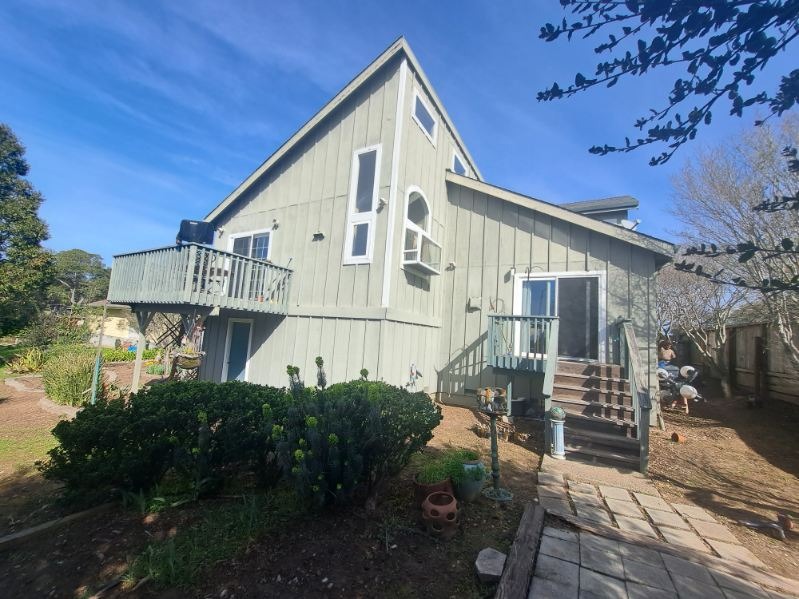 Modern siding refresh project by Rainbow Painting Inc.