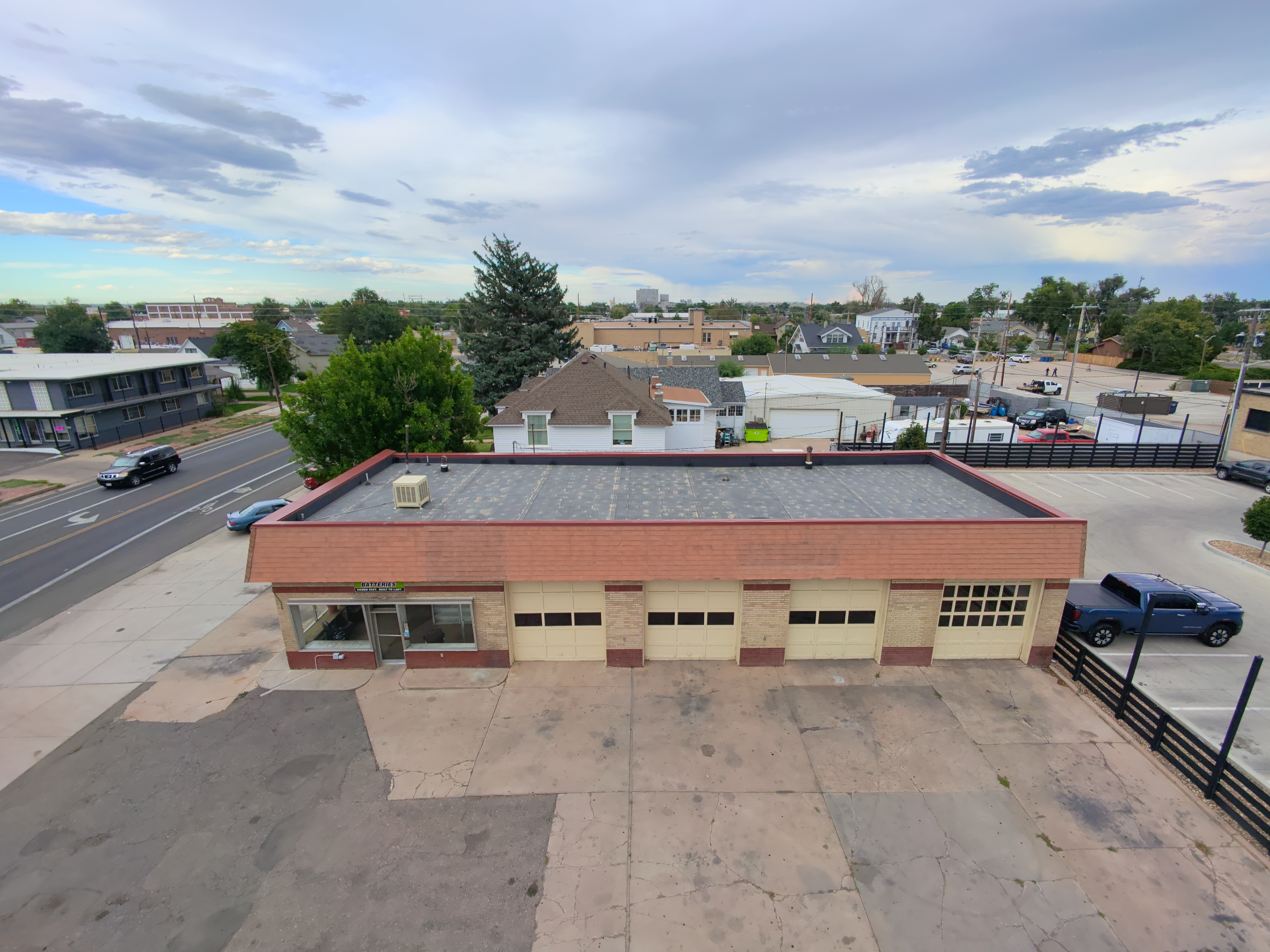 4-Bay Auto Repair Shop — Hard Corner on 8th Avenue