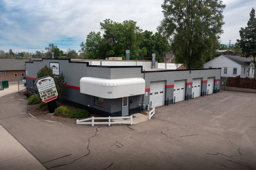5,742 SF Commercial & Retail Building