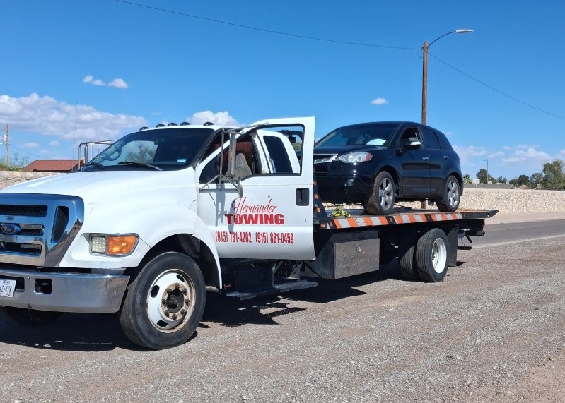 Hernandez Towing Truck - Professional Flatbed Towing Service