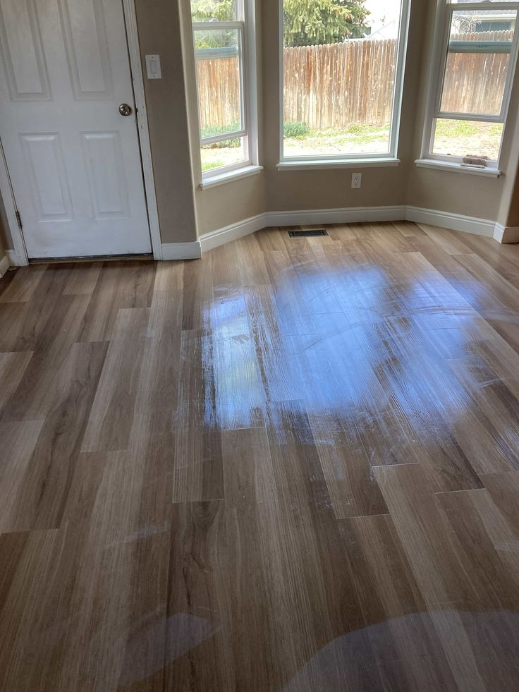 House Cleaning Monroy - Hardwood floor restoration result