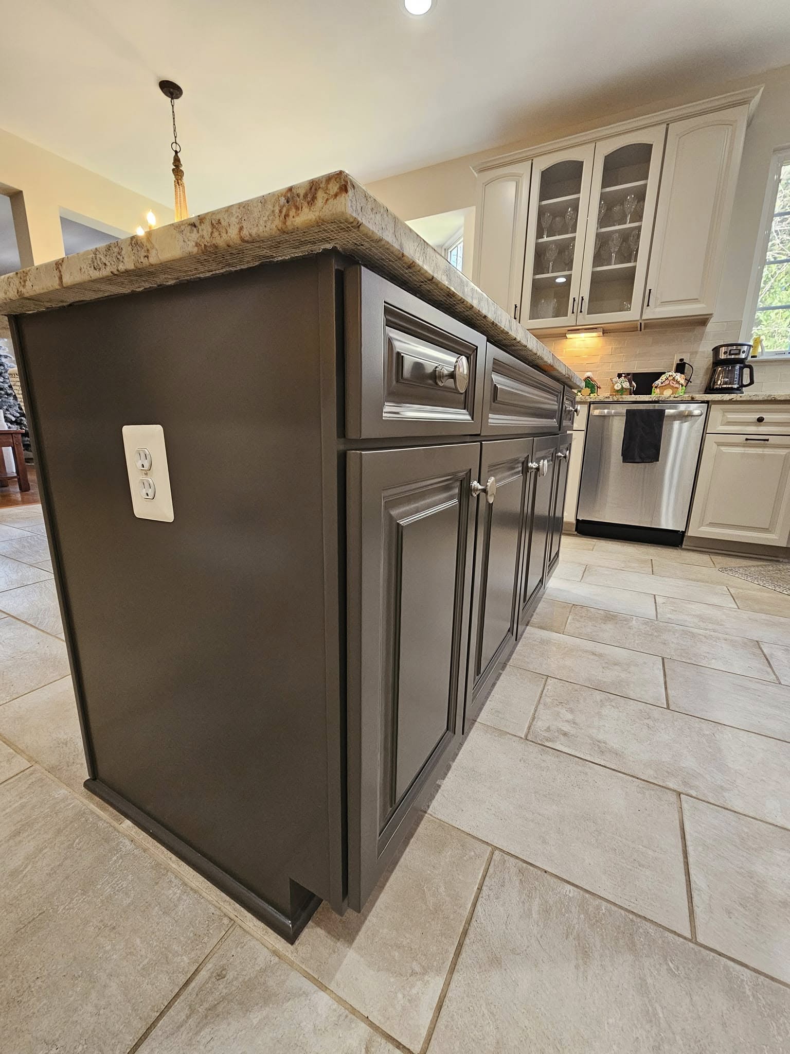 Bradley Hills — Modern Charcoal Island Side Profile