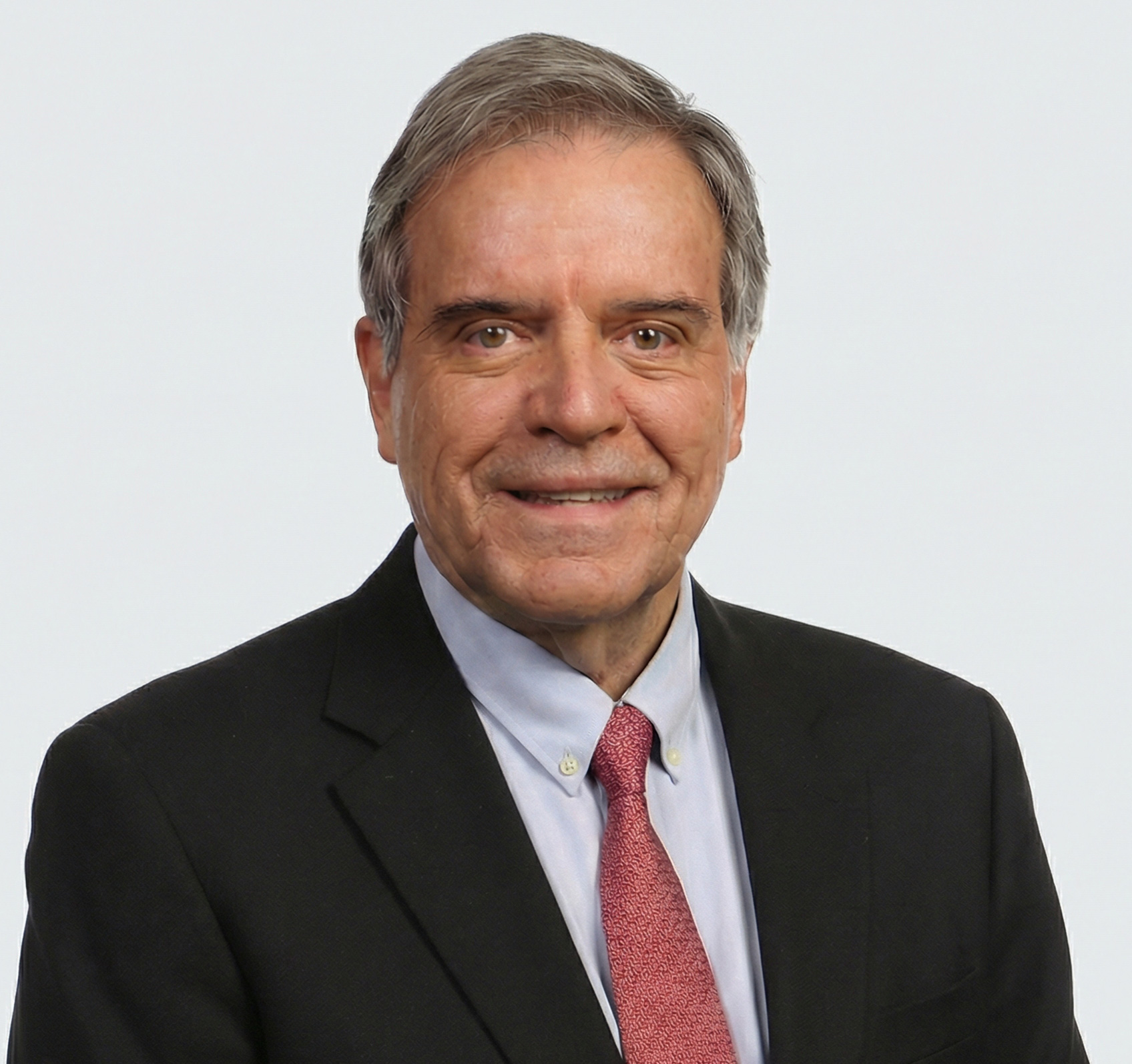 Dr. Pedro Daltro em ambiente clínico de radiologia pediátrica