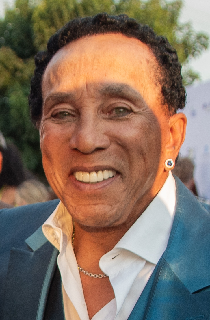 Smokey Robinson performing at the 2023 HollyRod Design Care gala