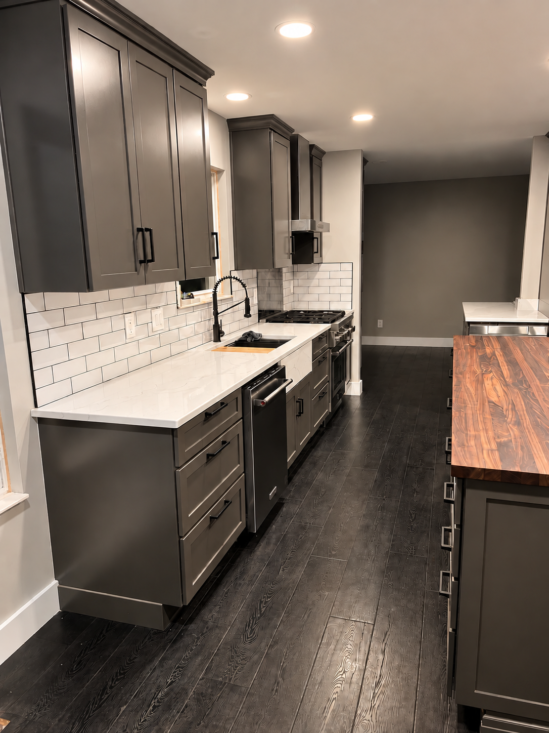 Gourmet Charcoal Kitchen with Apron Farmhouse Sink
