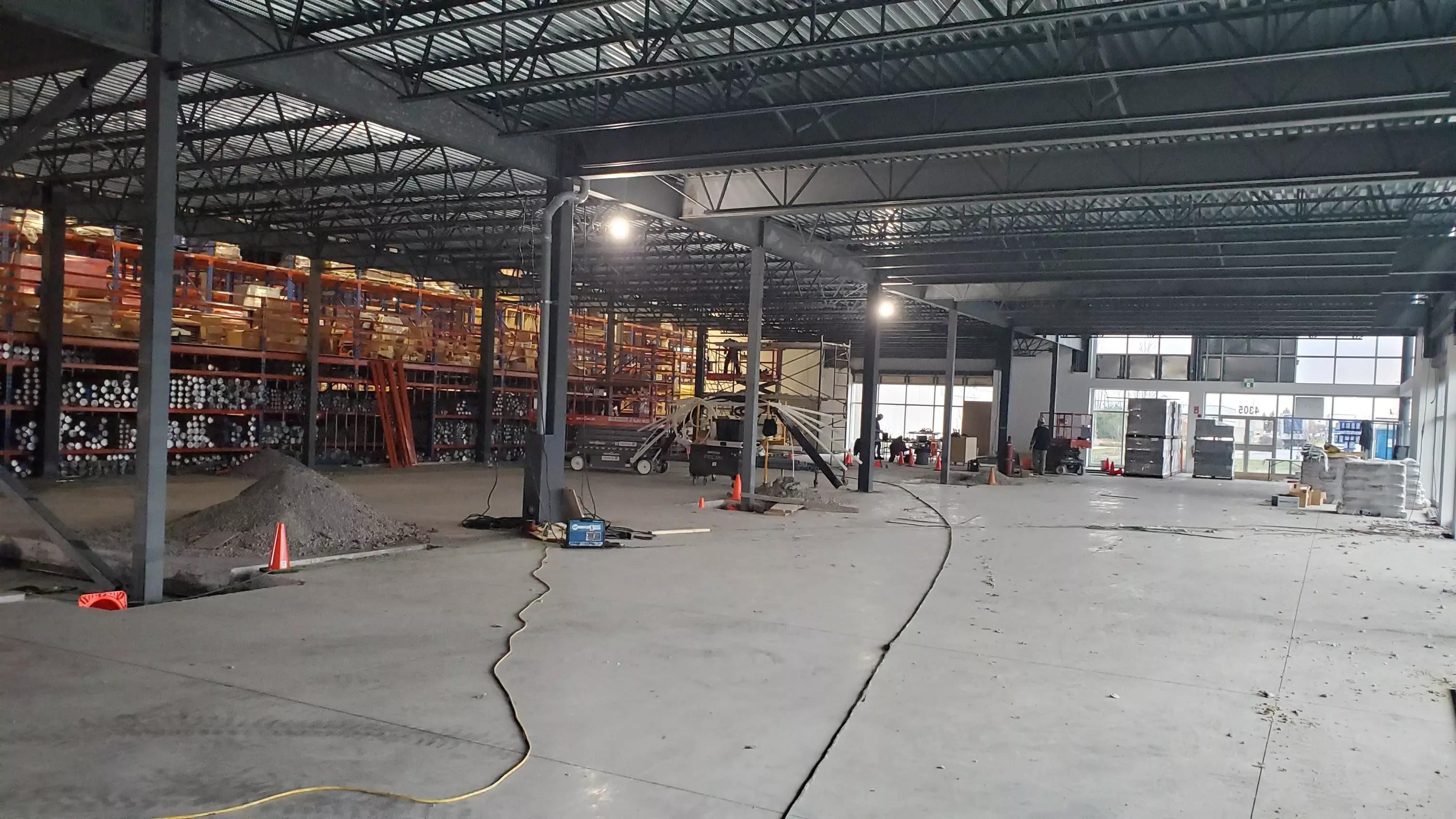 Mezzanine industrielle — entrepôt haut volume