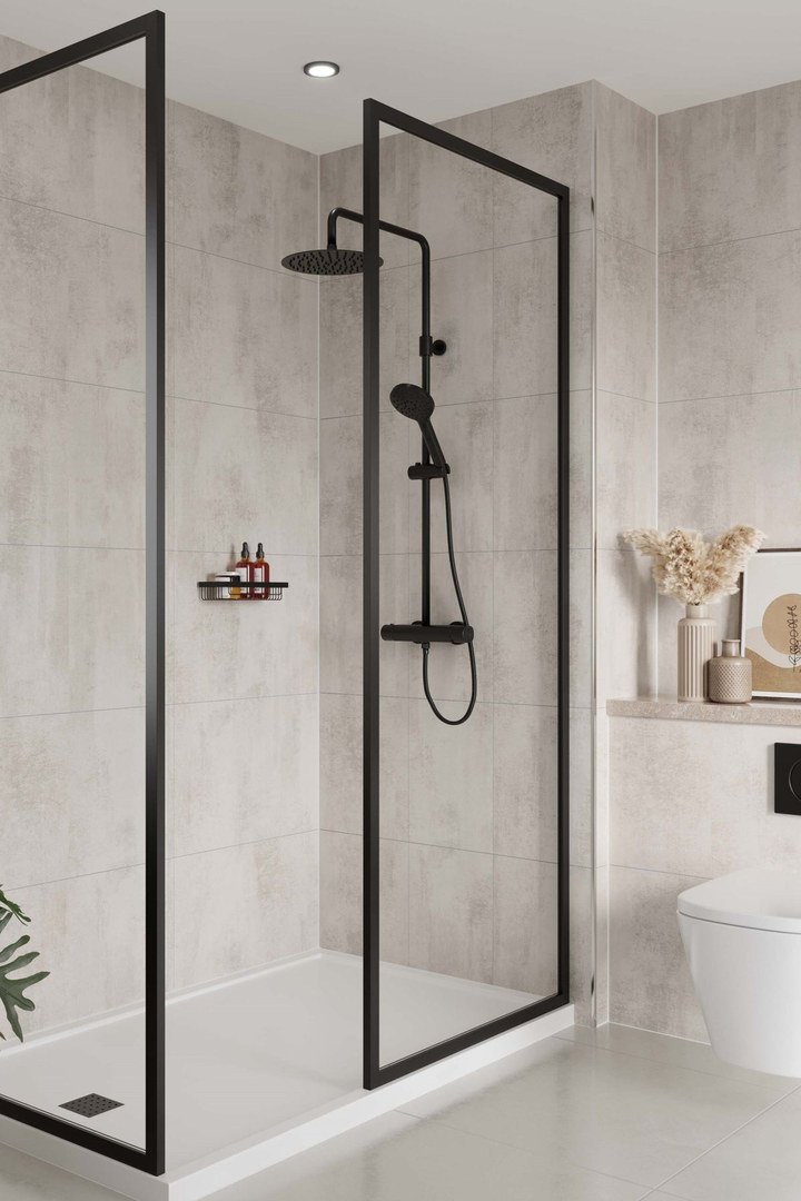 Baño contemporáneo con mampara de cristal negro y ducha de diseño