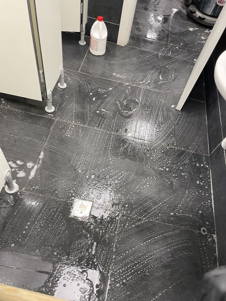 Cleaning project: Modern Bathroom Deep Clean Preparation