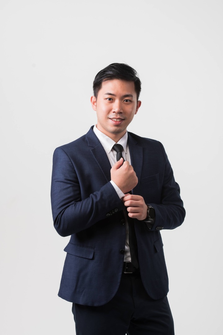 Mervyn Seow personal brand portrait