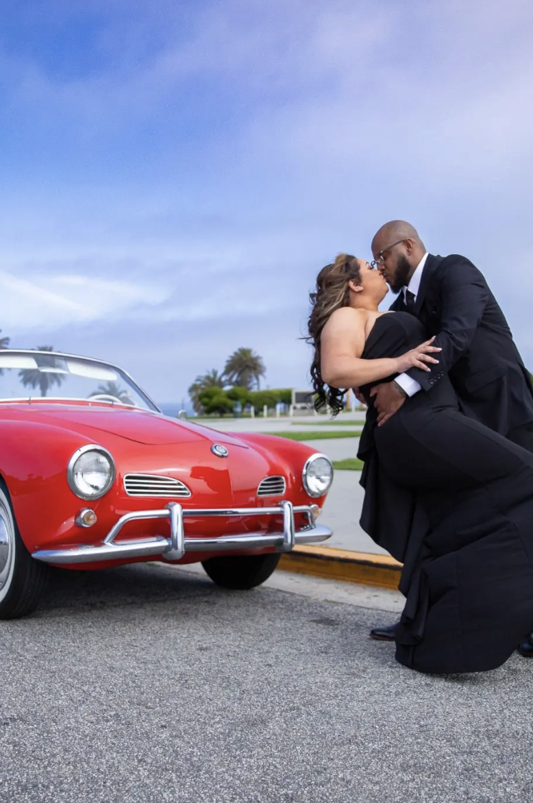 Vintage Car Kiss