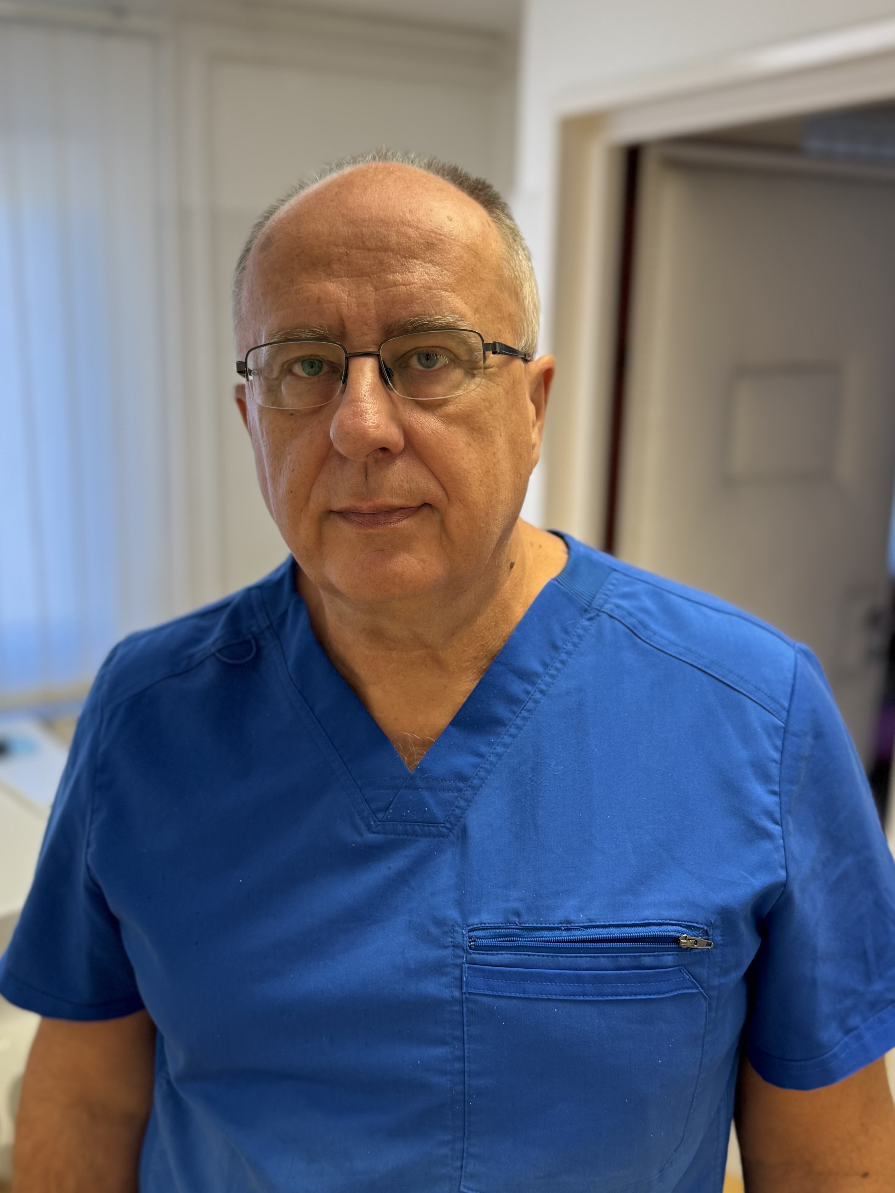 Dr. Gábor Urbán, oral surgeon at DentalCom in Soltvadkert