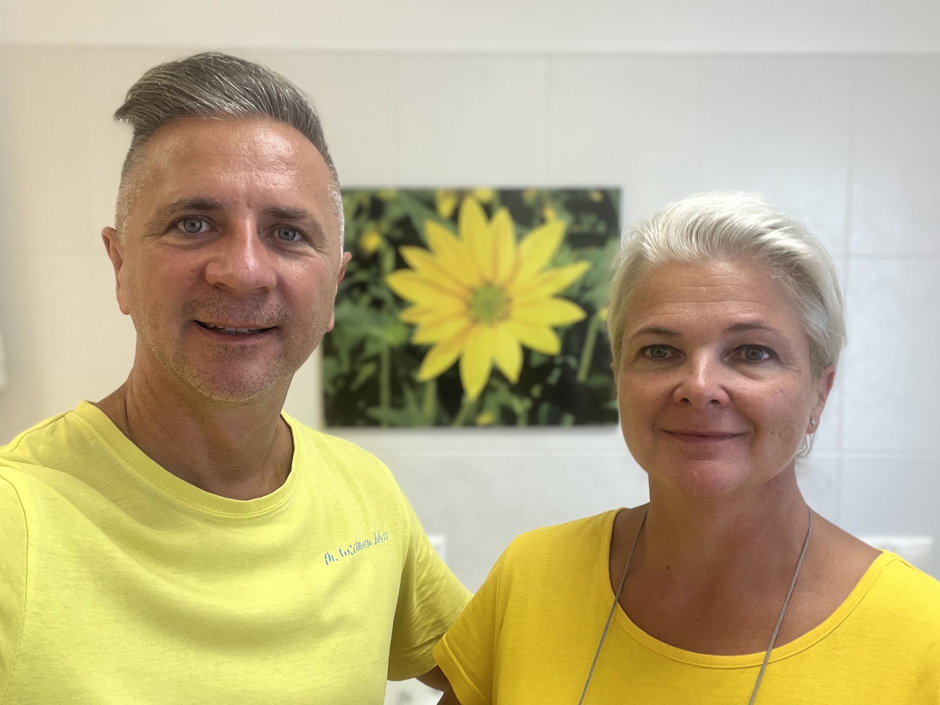 Dr. Róbert Gszelmann and colleagues at DentalCom in Soltvadkert
