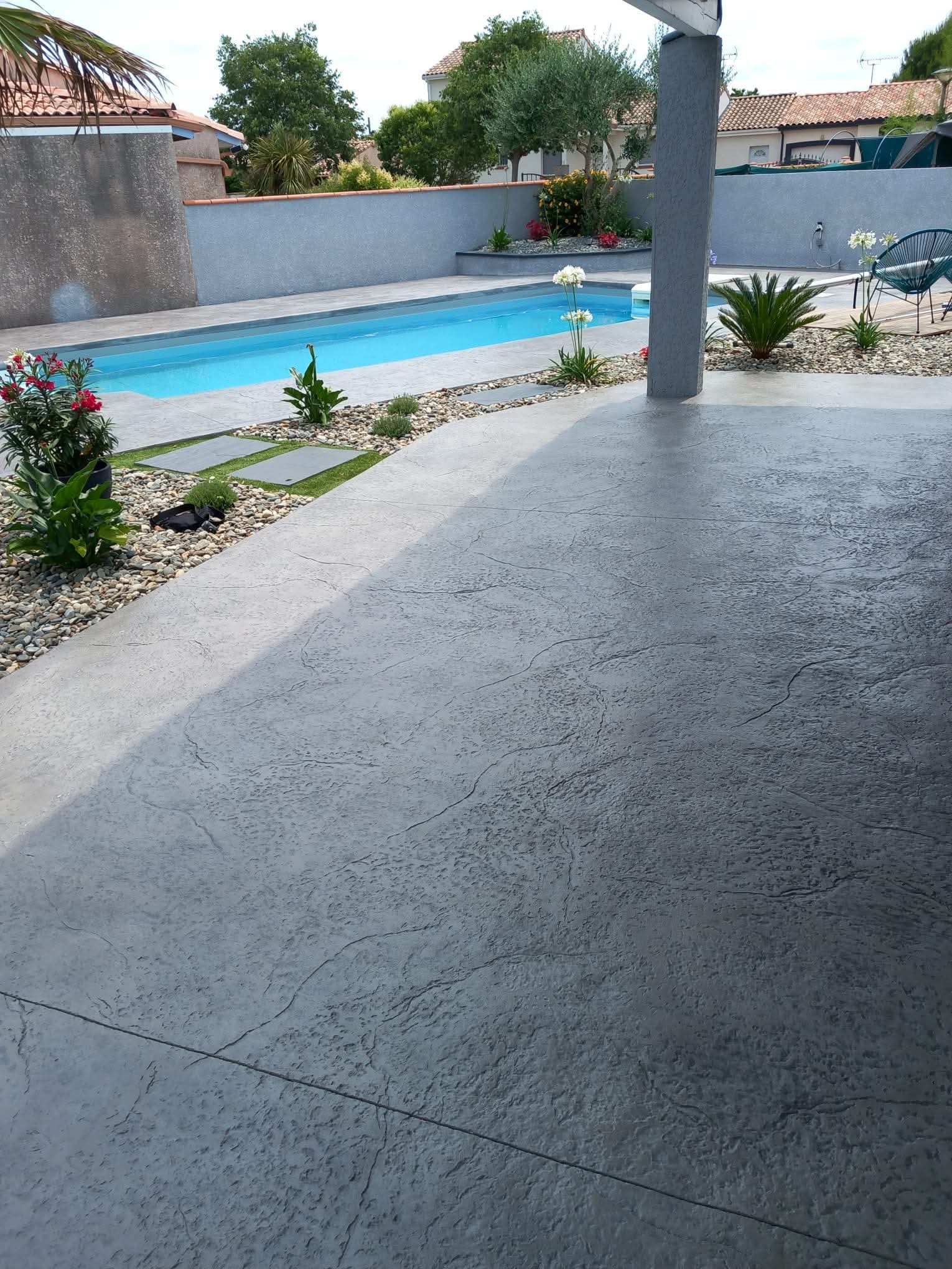 Plage de Piscine Antidérapante · Expert Sol France