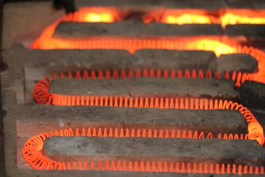 Heating element glow in heating system during operation