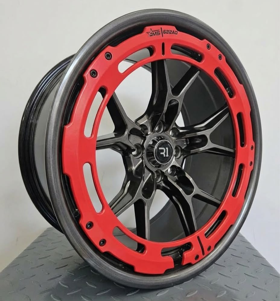 Rin 17X8.5 4-100/114.3 BLACK CENTER LIP RED 17X8.5 4-100/114.3 - Llantas Imperio