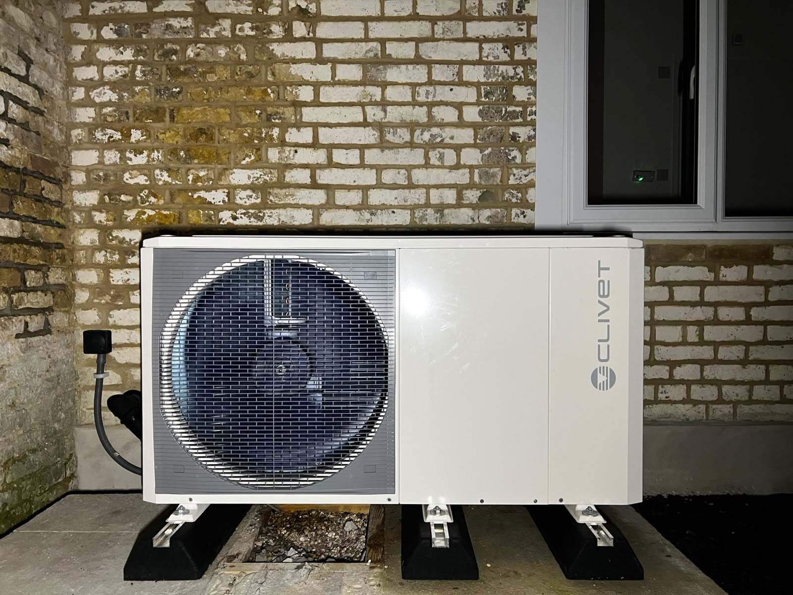 Clivet air-to-air outdoor heat pump installation