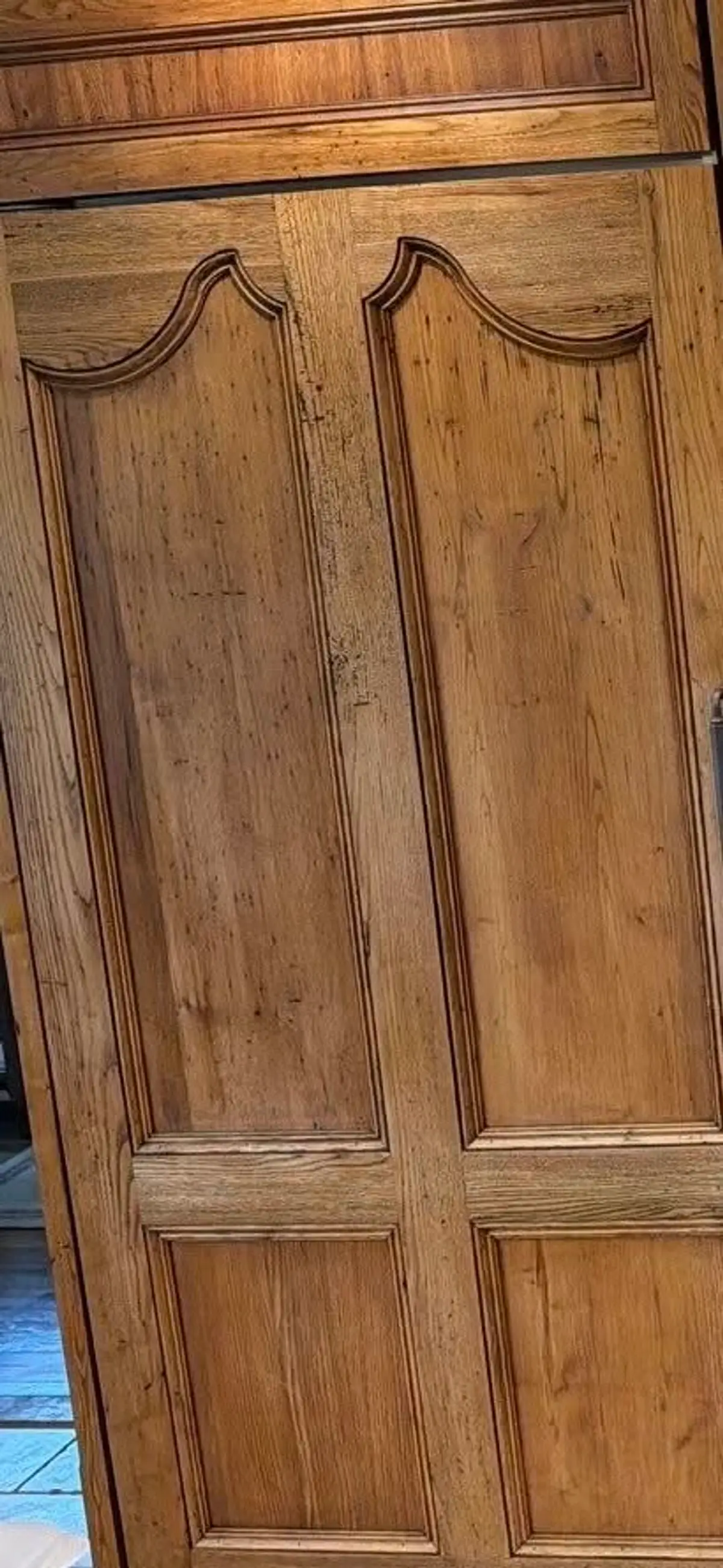 Open-Grain Oak Detail