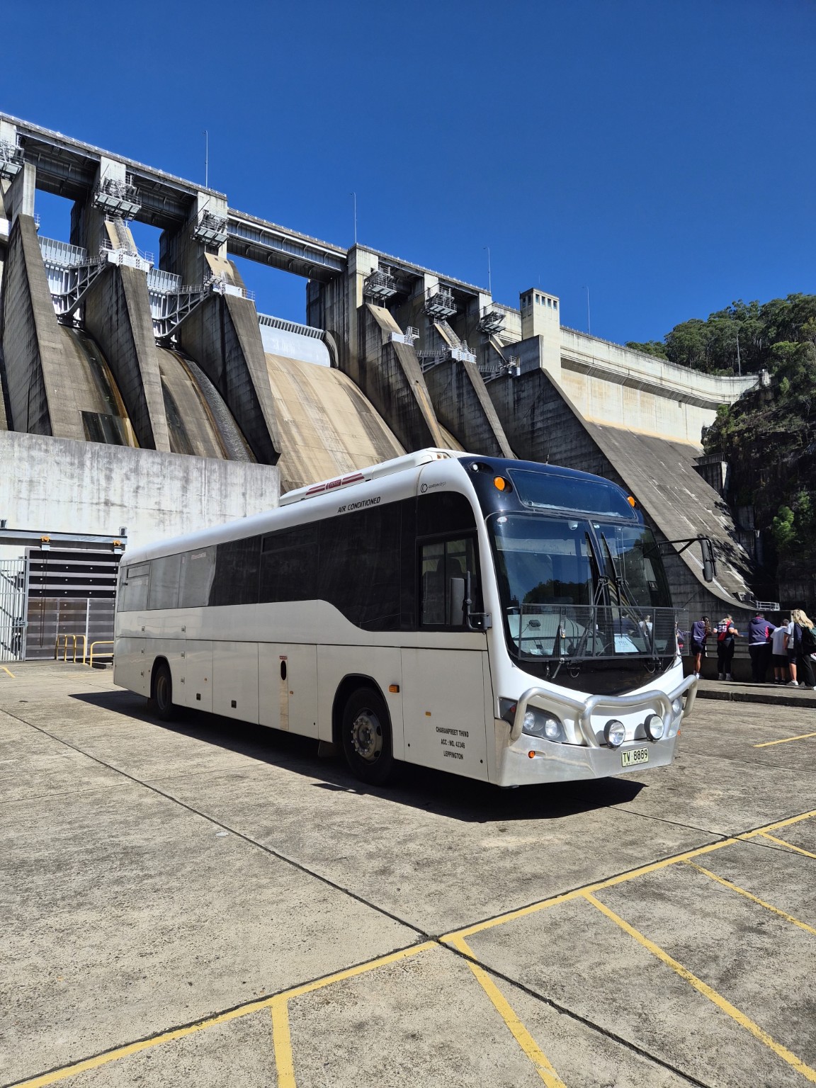 TTSS Coach Tours charter coach parked at Warragamba Dam Sydney day tour excursion