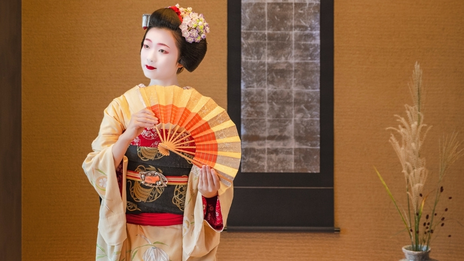 Dusit Thani Kyoto luxury hotel courtyard garden and traditional architecture — photo 1