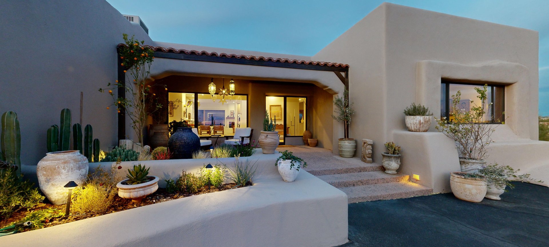 Hacienda del Sol Guest Ranch Resort Casa Alcalde living room — photo 1