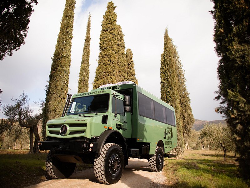 Chianti 4WD wine safari and estate tasting in Tuscany — photo 1