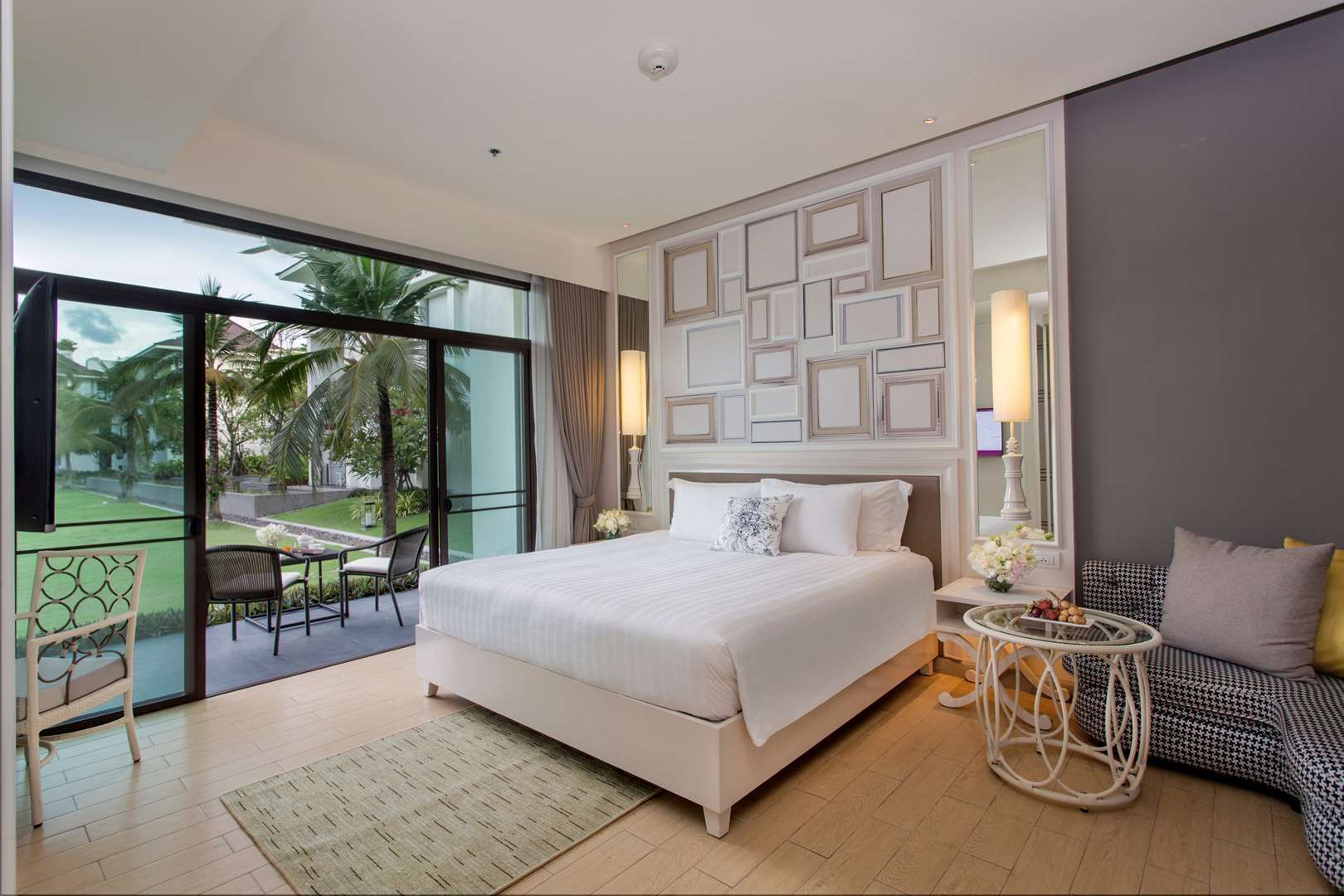 U Sathorn Bangkok French colonial terrace garden pool view — photo 1