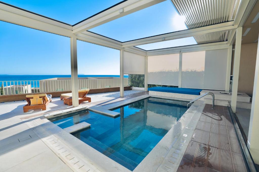 Green Coast Resort Palase luxury pool sea view villa Albanian Riviera — photo 1