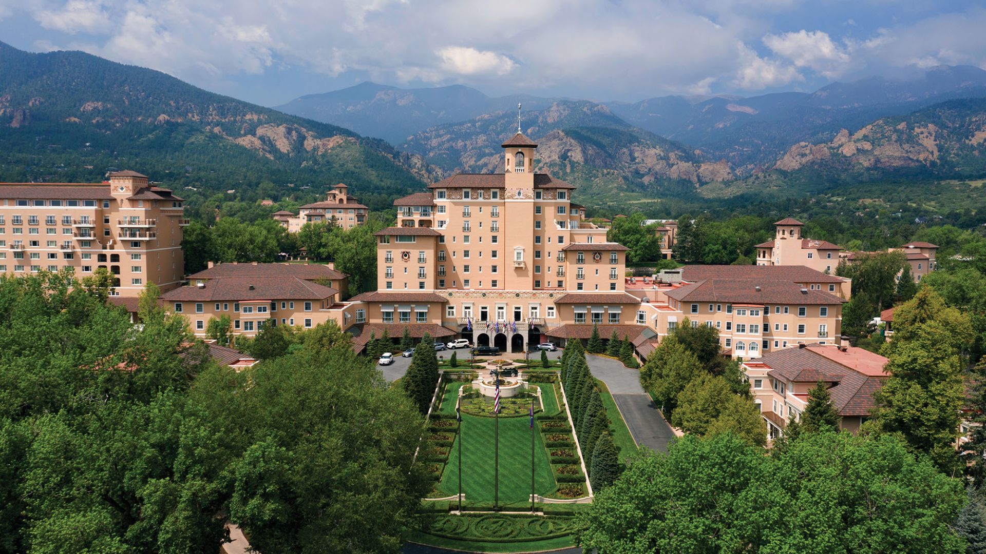 The Broadmoor Colorado Springs Iconic Mountain Lake Resort — photo 1
