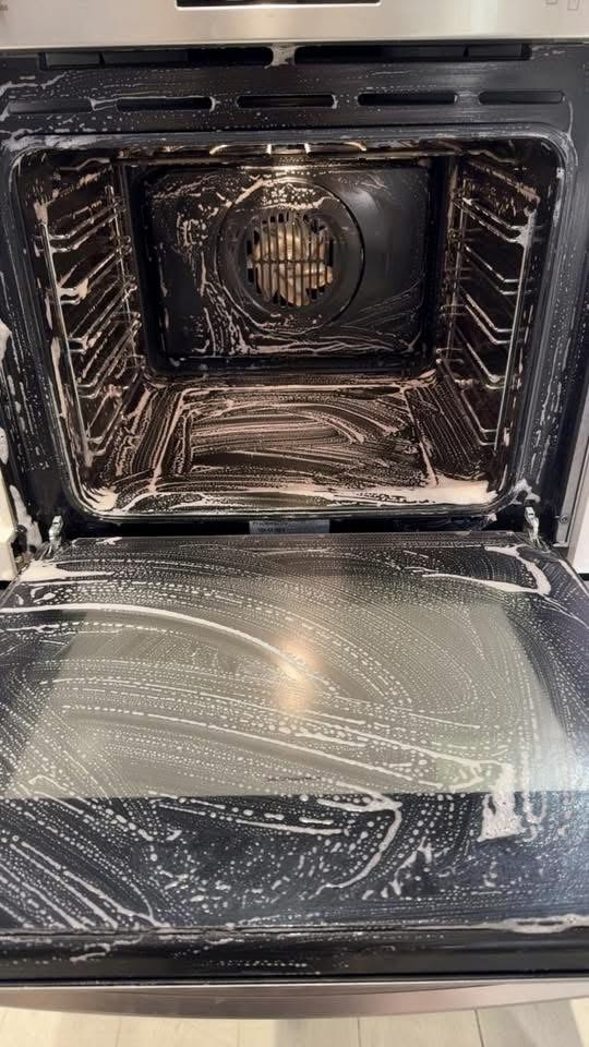 Deep Oven Degreasing & Scrub