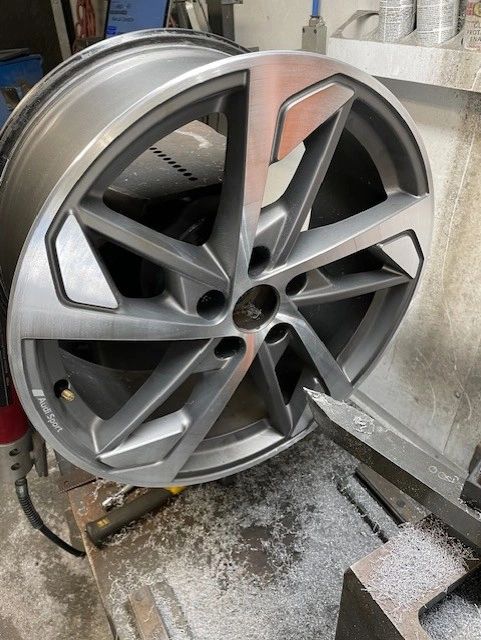 Remanufactured CNC machined wheel at Cleveland Rim Repair