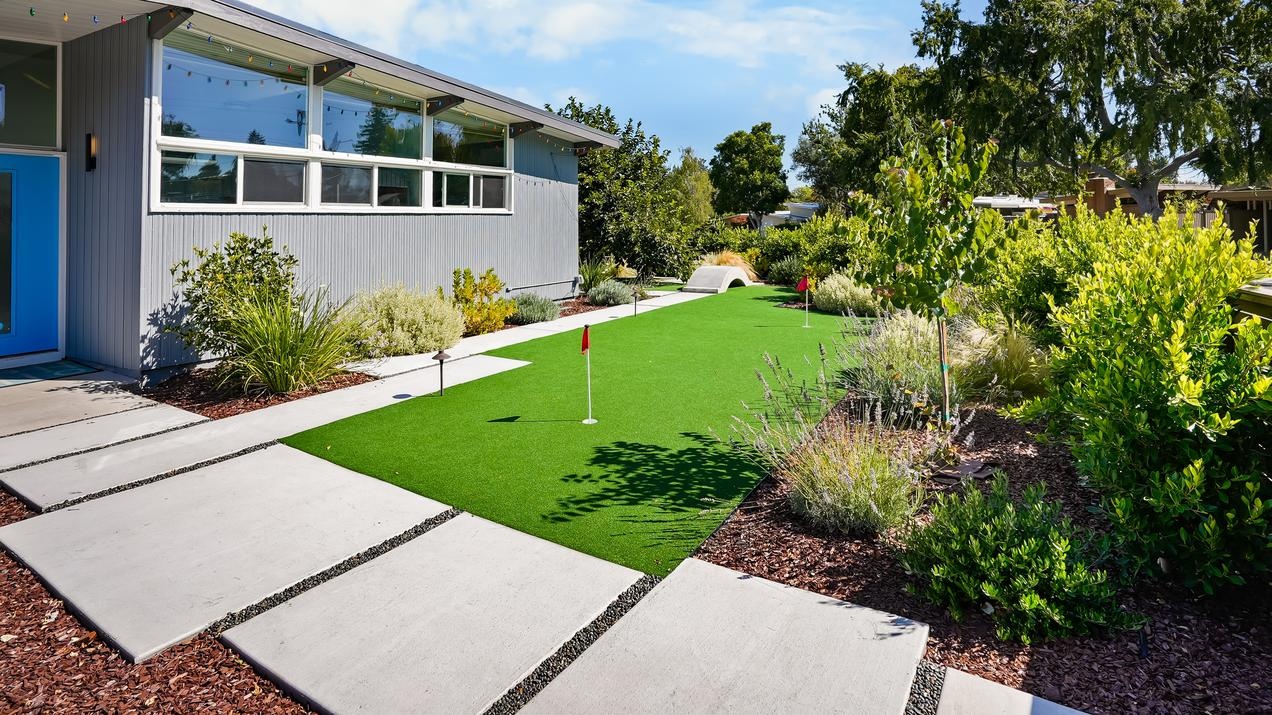 Custom Putting Green & Architectural Steppers