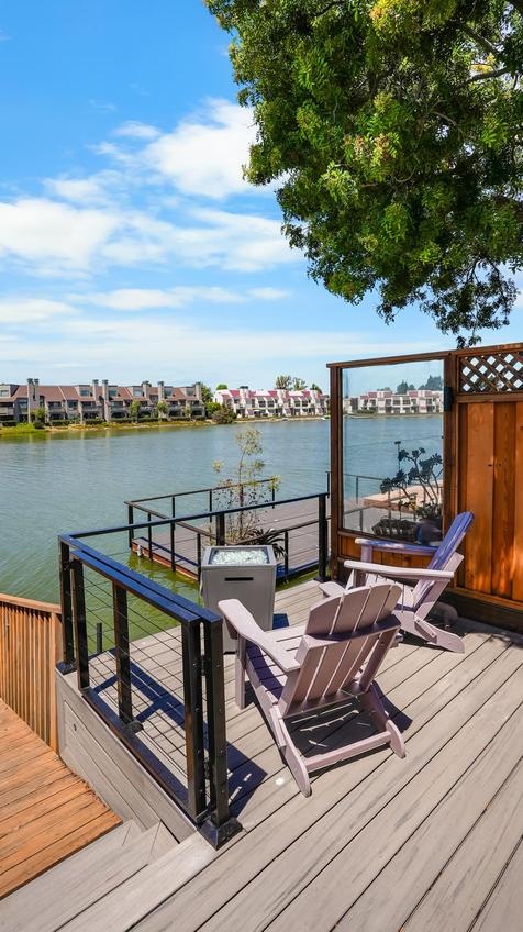 Waterfront Composite Deck & Cable Rail Lounge