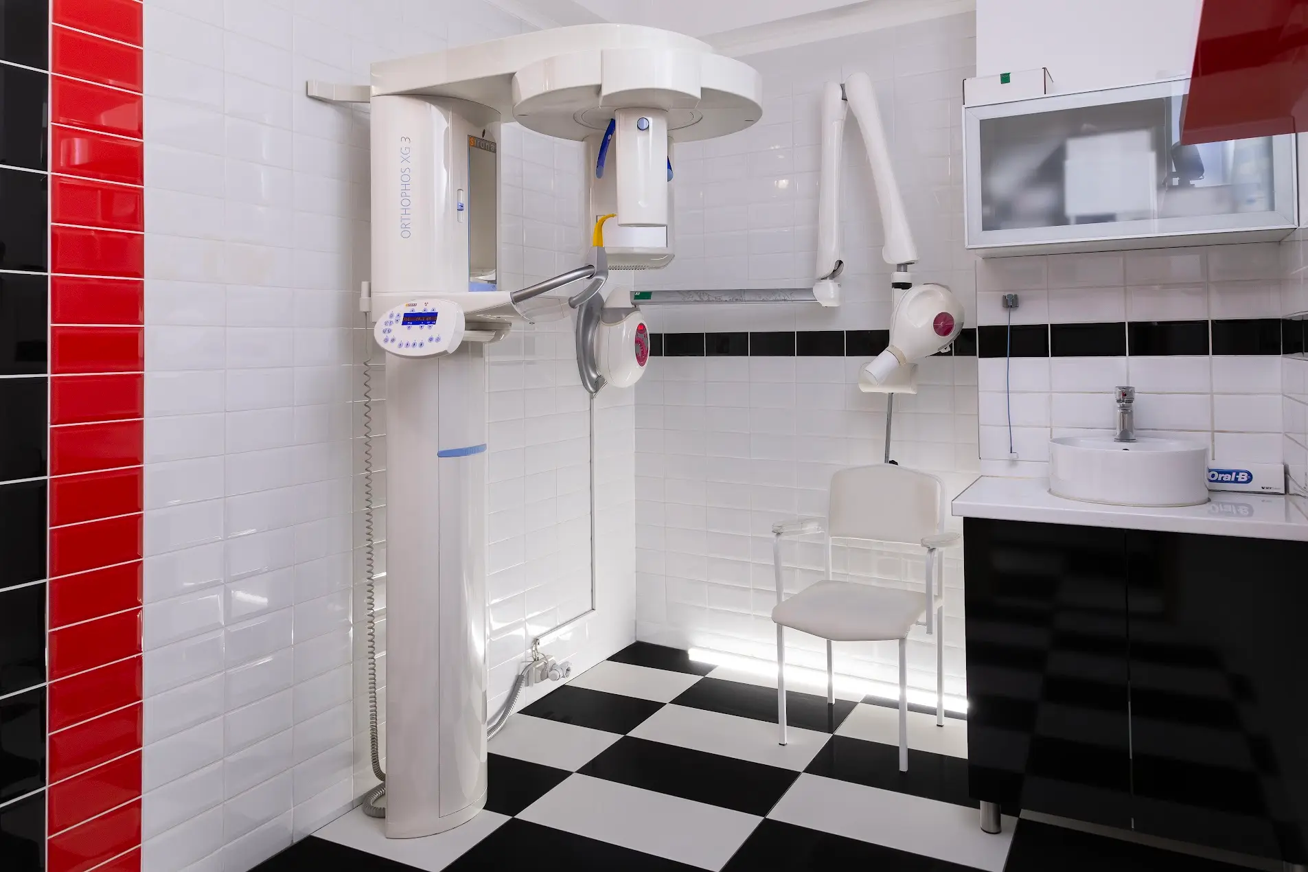 Salle de radiographie diagnostique dédiée chez Avenue Dental Budapest