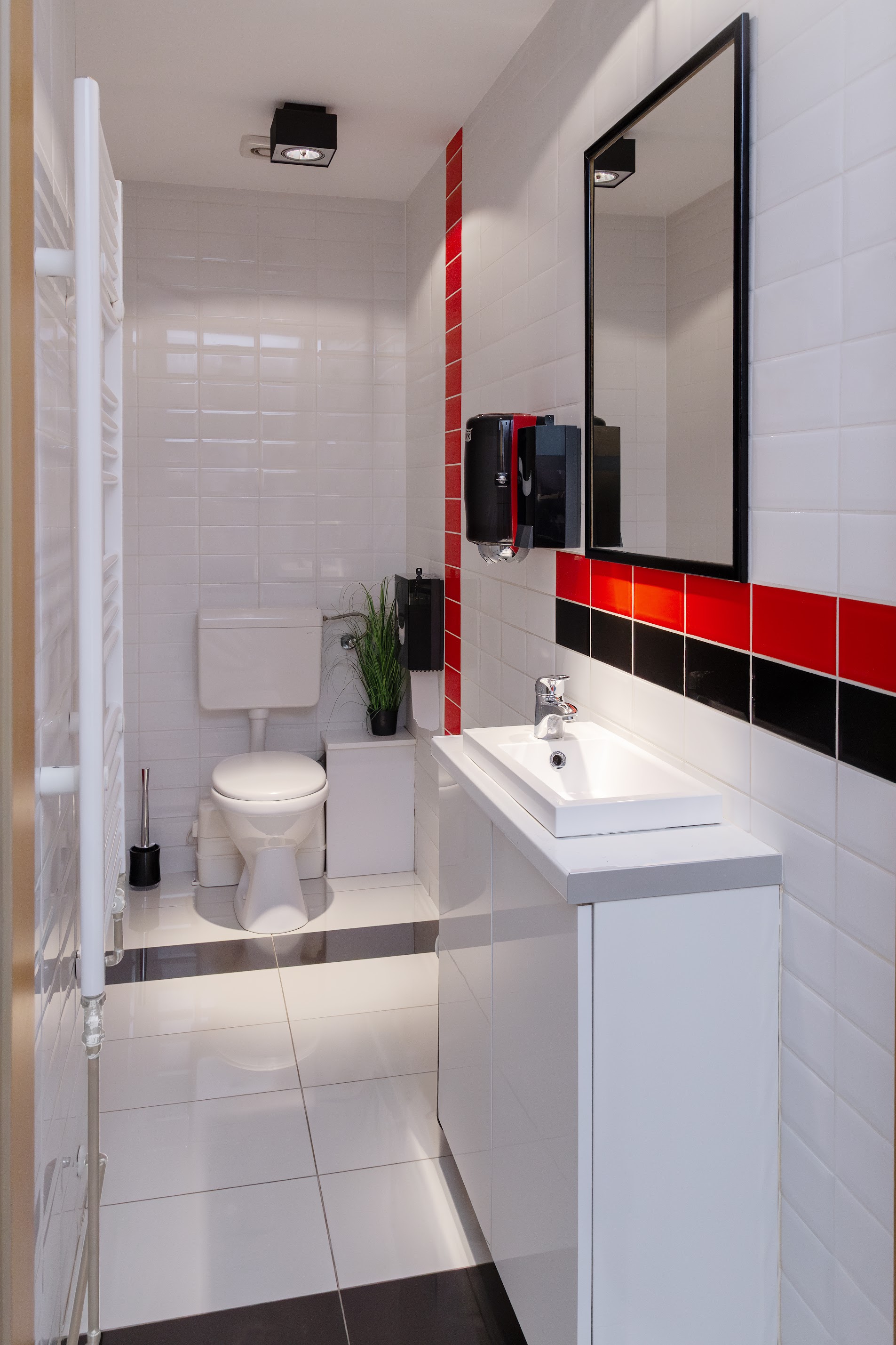 Avenue Dental Budapest modern, tiszta mosdóhelyiség