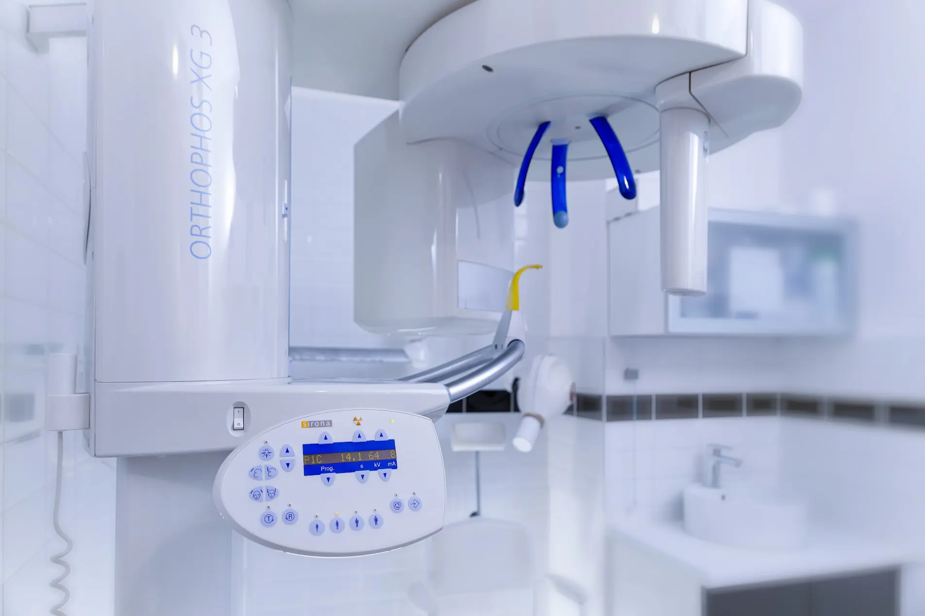 Radiographie panoramique numérique Sirona Orthophos XG 3 chez Avenue Dental Budapest