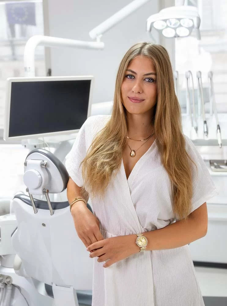 Oszkó Viktória recepciós az Avenue Dental Budapestnél