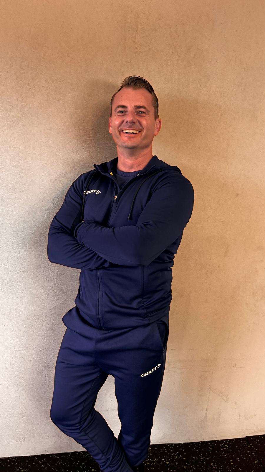 Portret van Wesley, personal trainer bij PTL