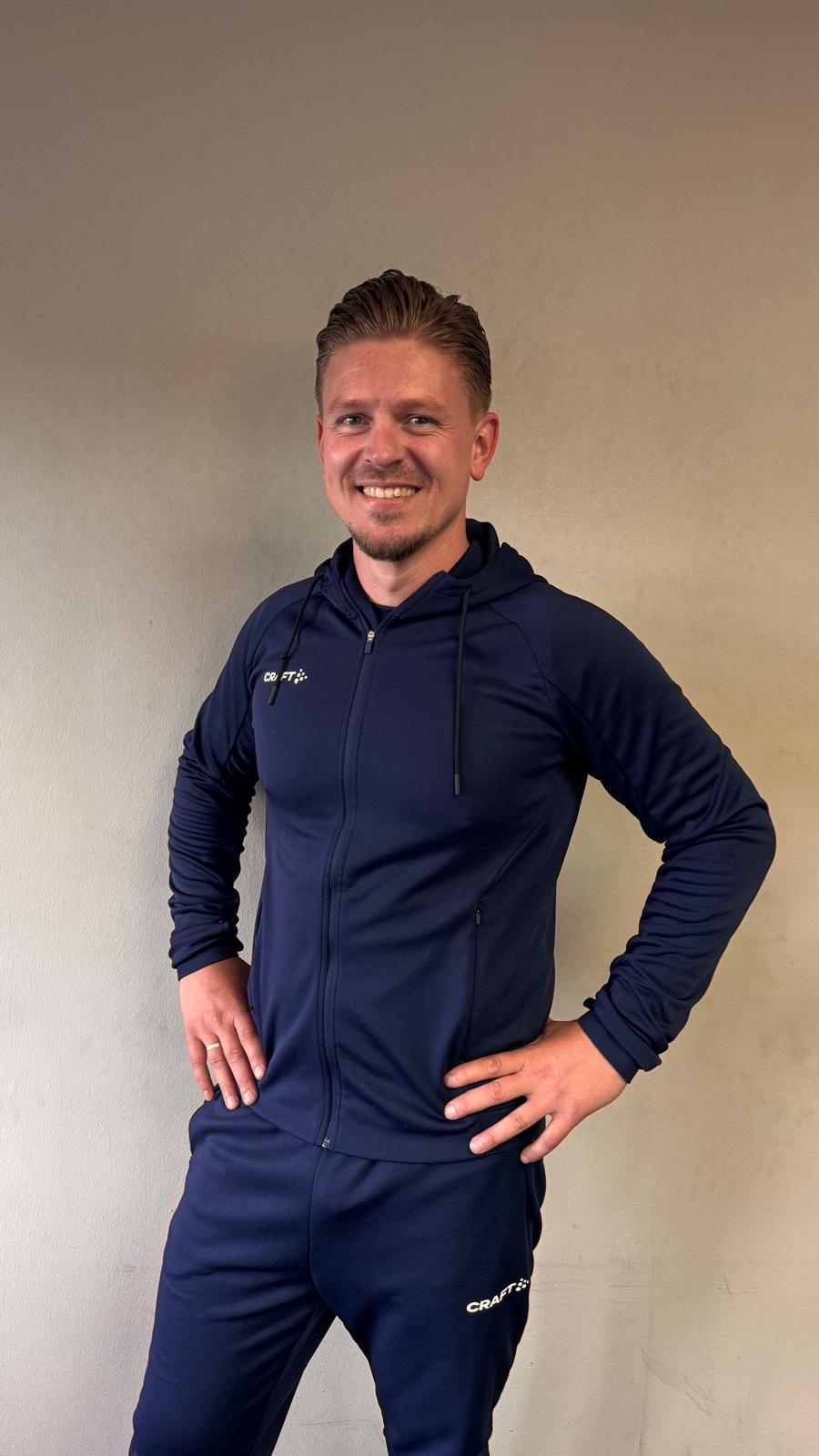 Portret van Tom, personal trainer bij PTL