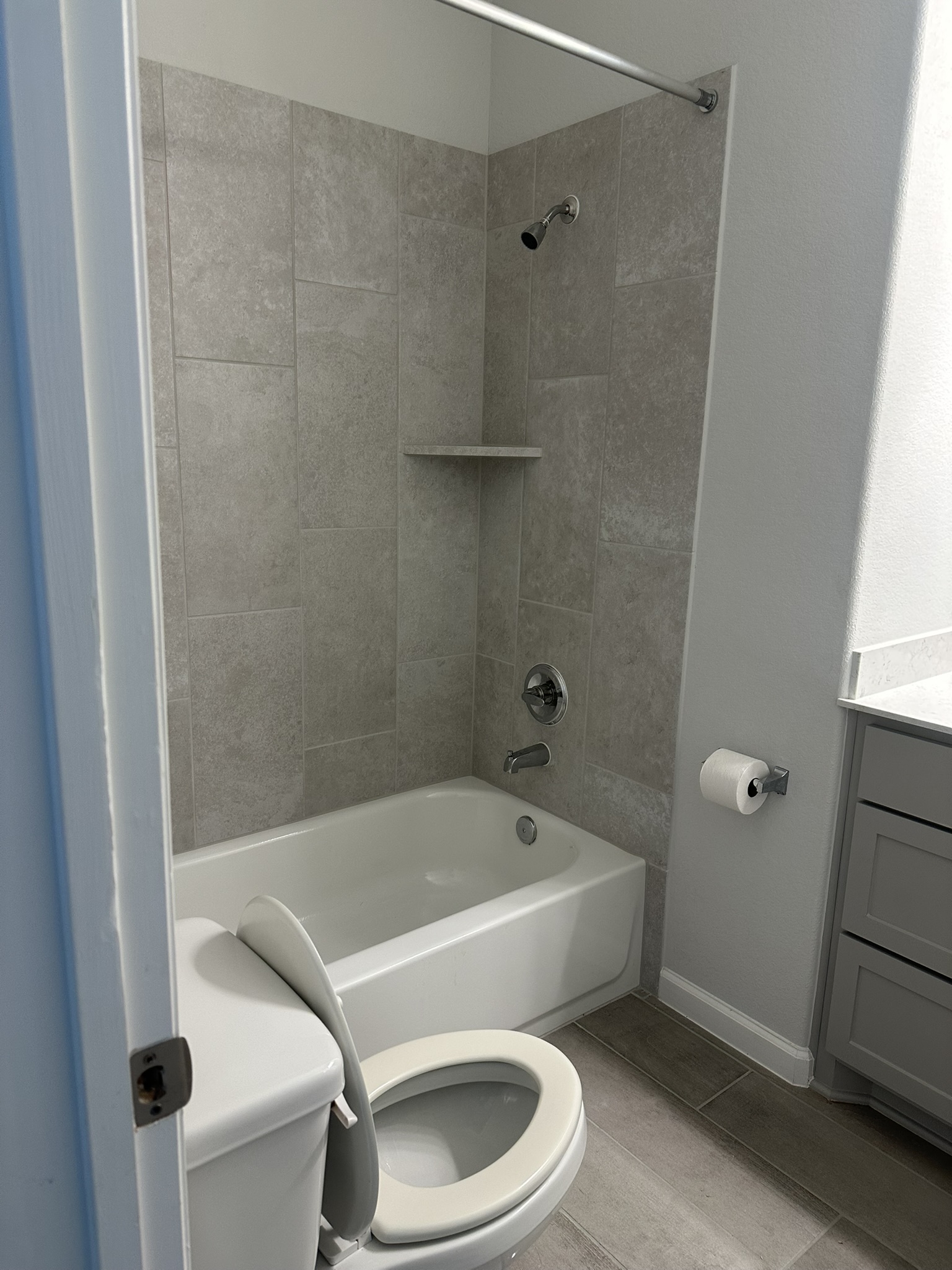 Tub, Tile & Restroom Sanitization