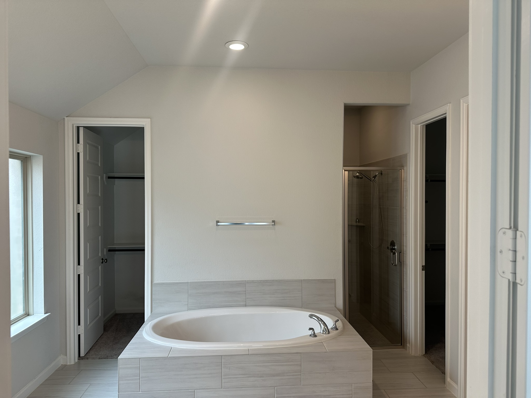 Luxury Garden Soaking Tub Detail