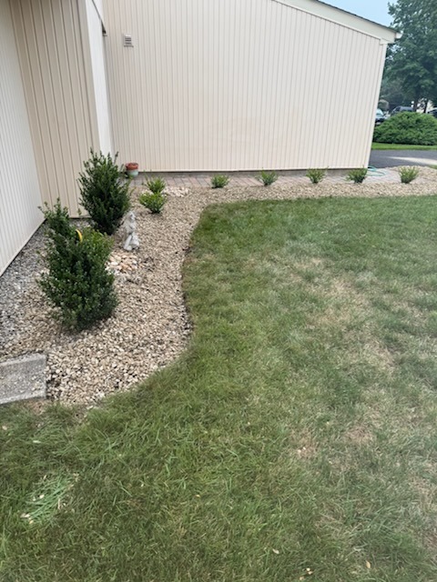 Decorative Gravel Bedding & Shrub Landscaping
