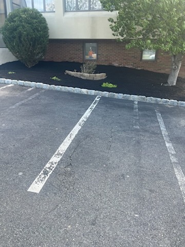 Commercial Property Mulching & Curb Stone Edging