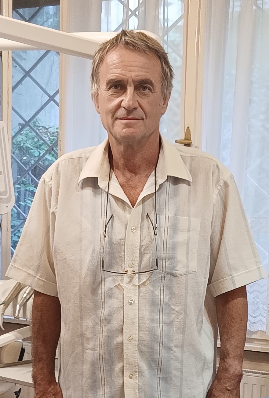 Dr. Pados Róbert Béla